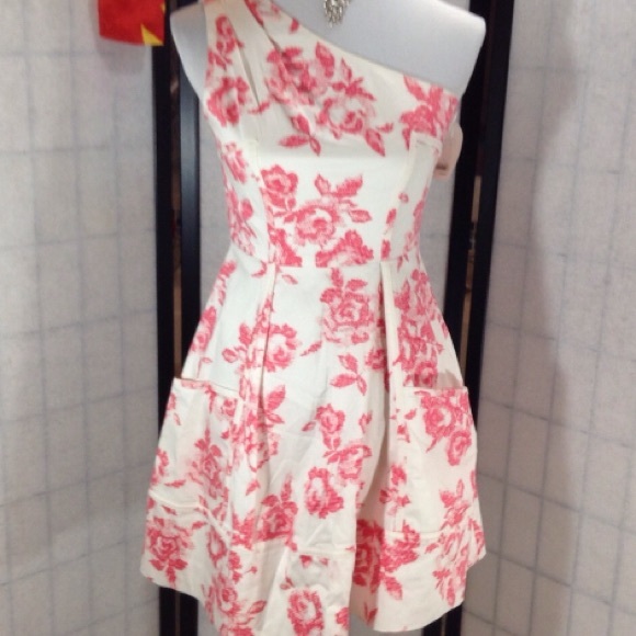 Jessica Simpson Dresses & Skirts - Jessica Simpson one shoulder dress NWT