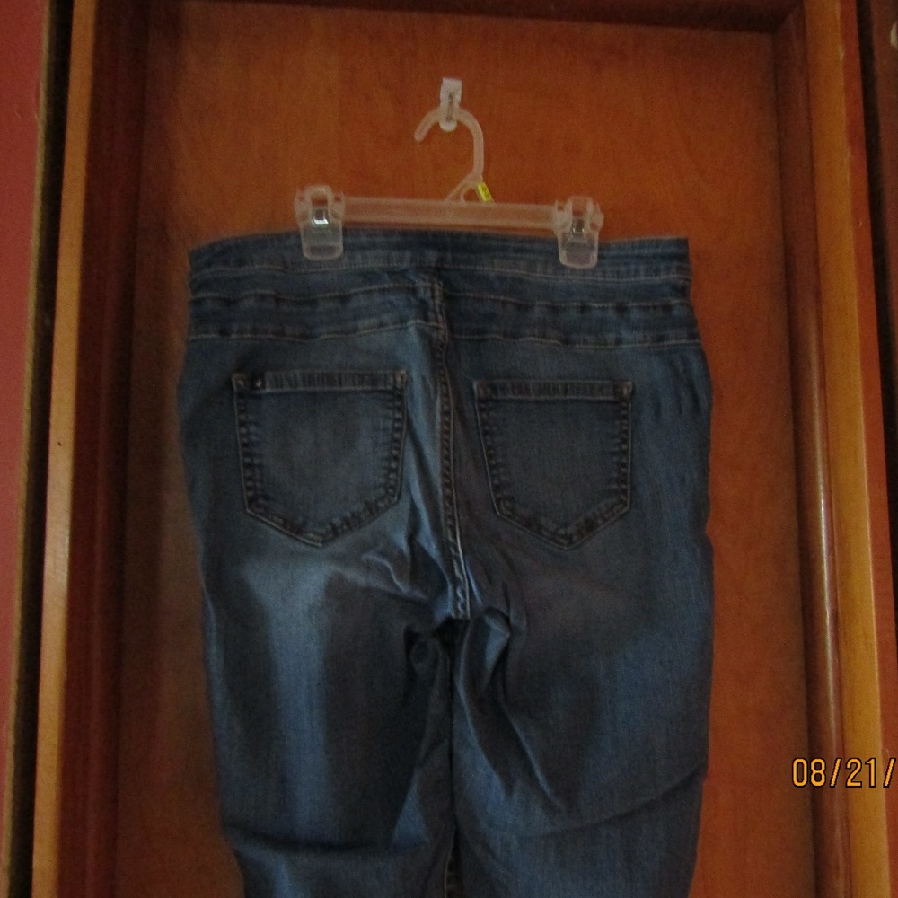 Jeans - Picture 2 of 2