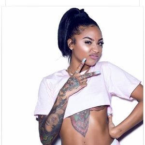 Meet your Posher, Destinee