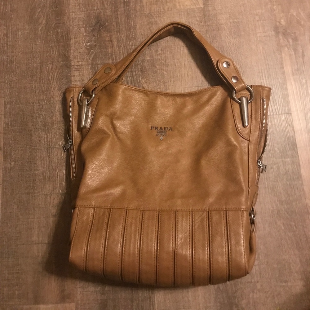 NOT FOR SALE TRADE IN PROCESS- Prada tote