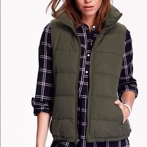Olive Green Puffy Vest ⭐️ ⭐️