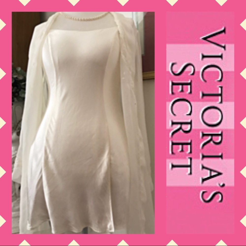 Victoria's Secret 👄 100% silk, short nightgown