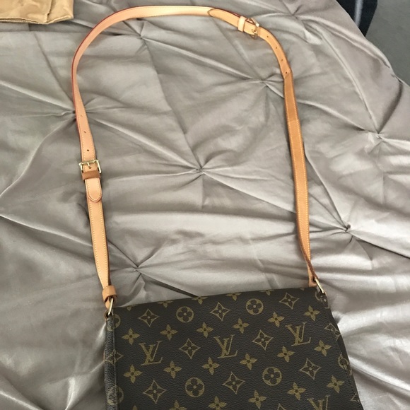 Louis Vuitton Musette Tango w/strap extender - Picture 8 of 8