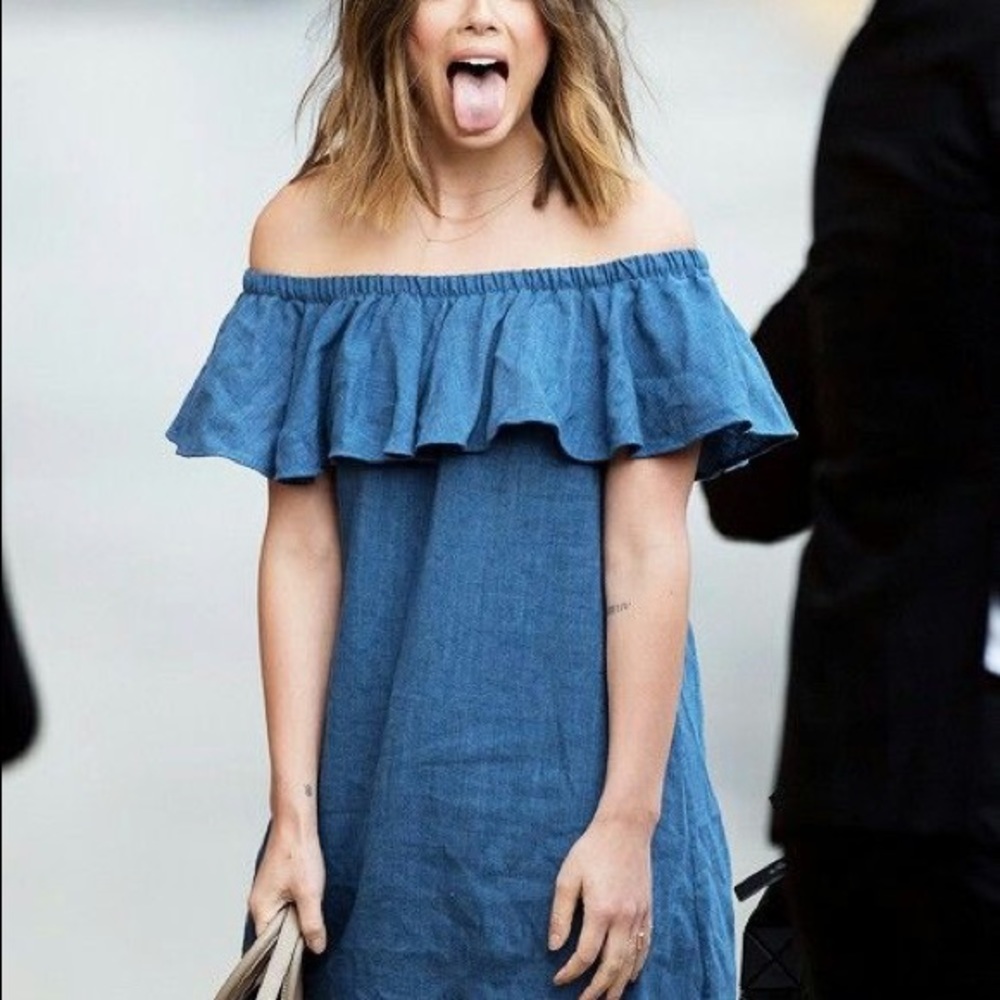 🌷FLASH SALE Madewell Off Shoulder Denim Dress