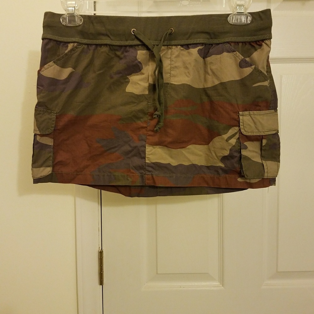 NWOT! VS London Jean Camo Skirt