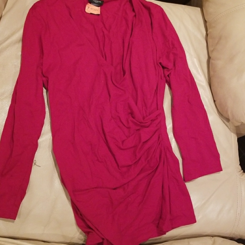 Low cut long sleeve Ann Taylor Shirt