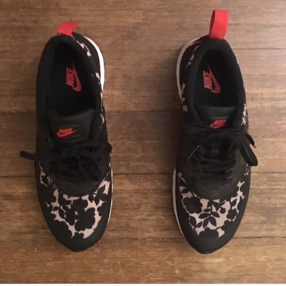 Nike Shoes - Picture 1 of 2