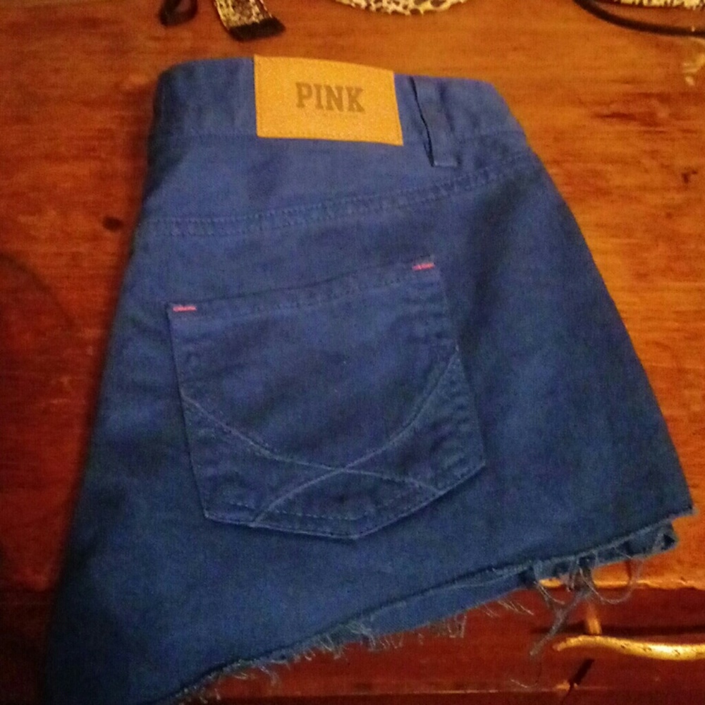 Shorts - Picture 3 of 3