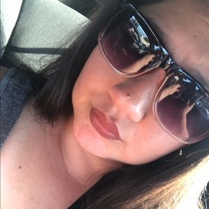 Meet your Posher, Lizbeth