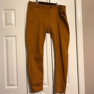 Fun Golden-Rod color skinny jeans