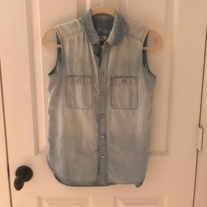 Madewell Sleveless Chambray Top