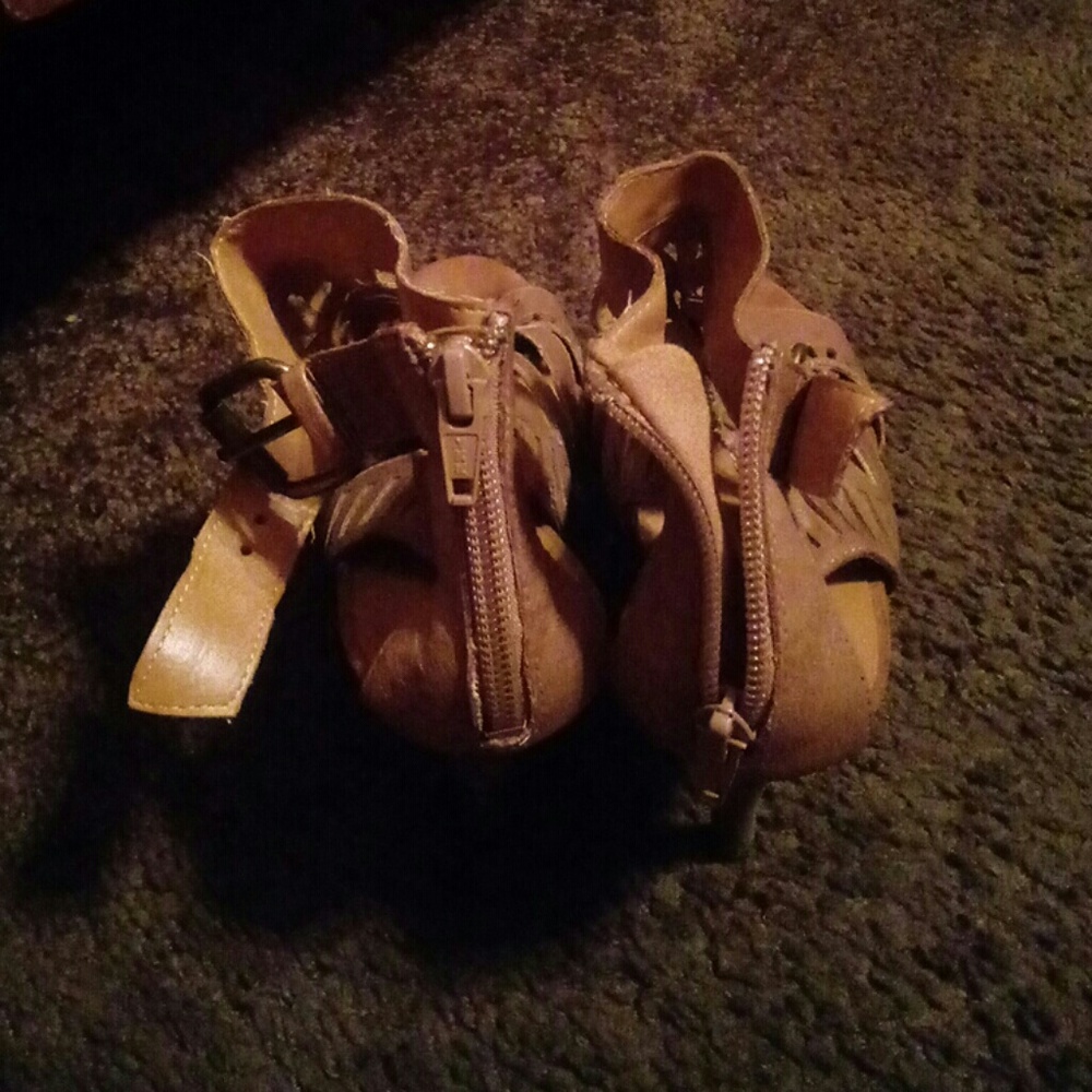 Shoes - Picture 3 of 3