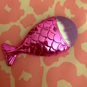 Mini Fishtail Makeup Brush