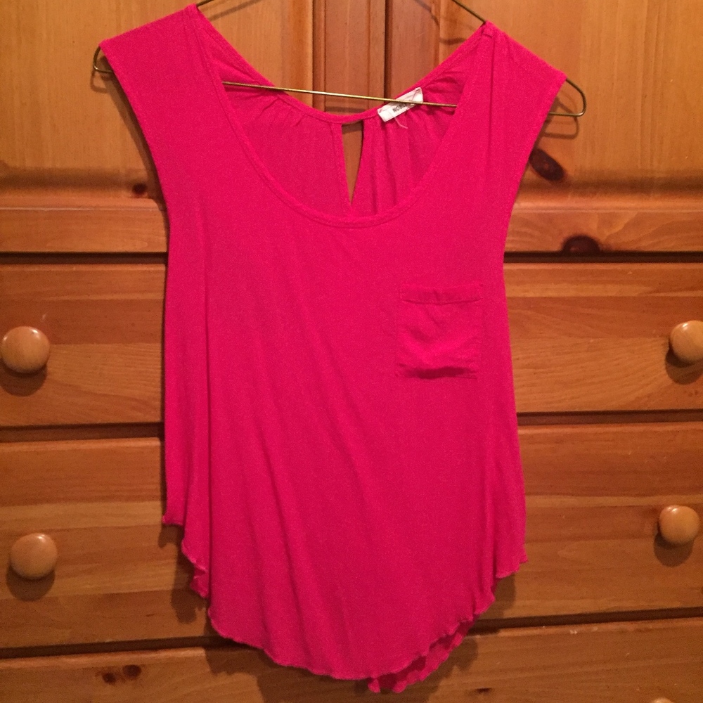 Pink flow pocket tank with open back