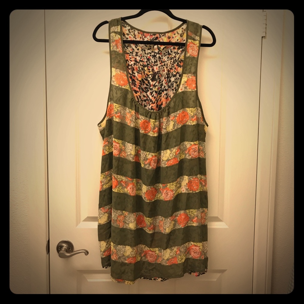 Lys Reversible Sleeveless Blouse