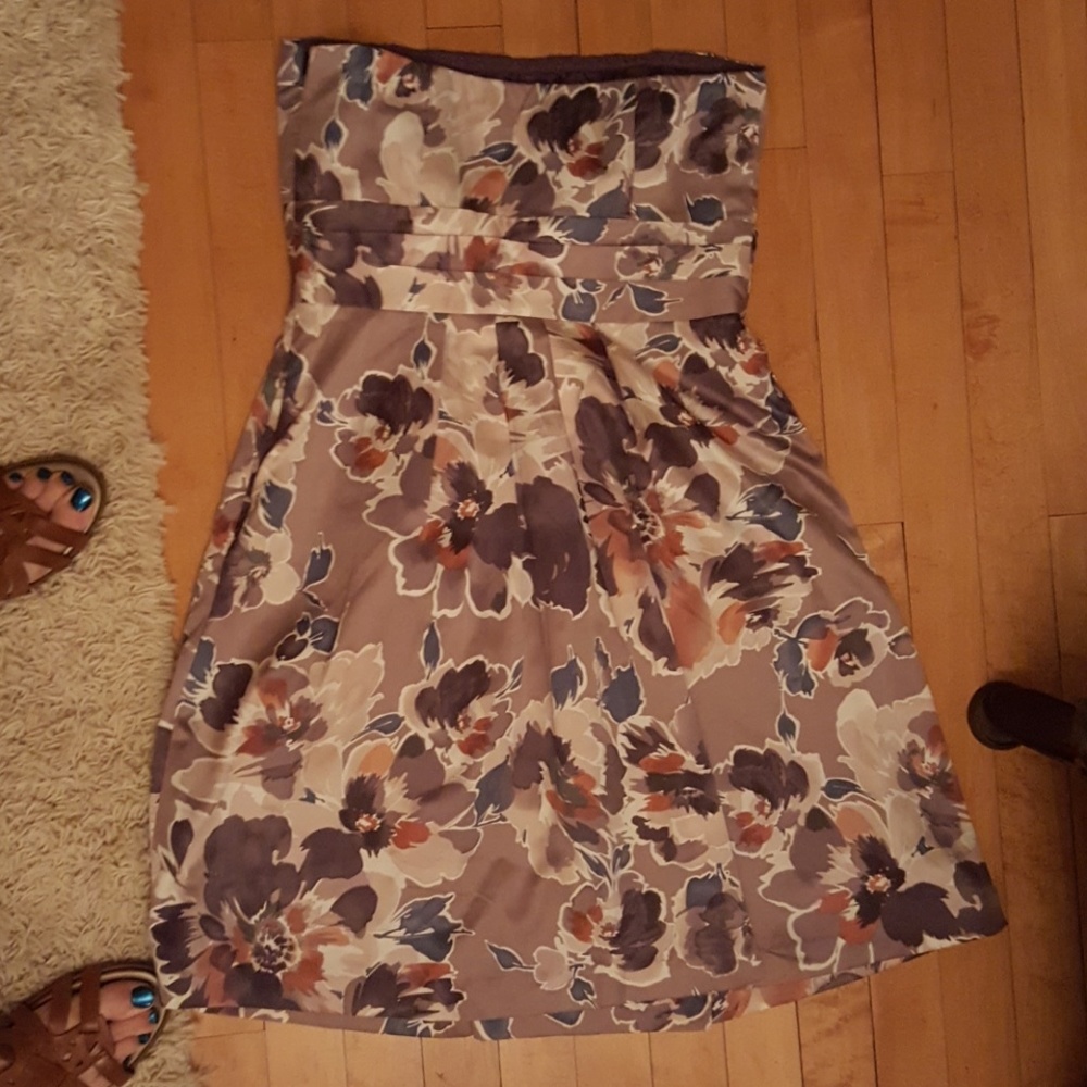 Dress - Picture 3 of 4