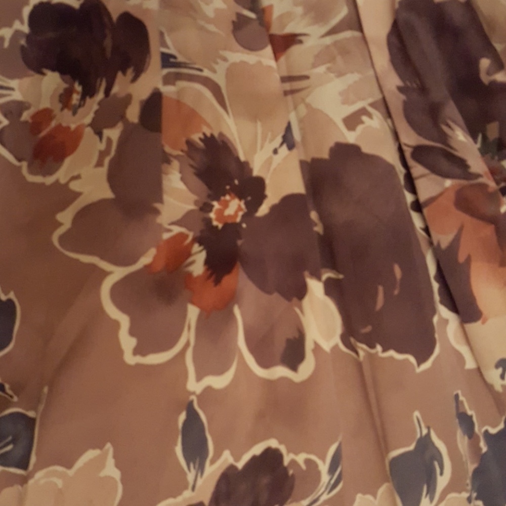 Dress - Picture 4 of 4