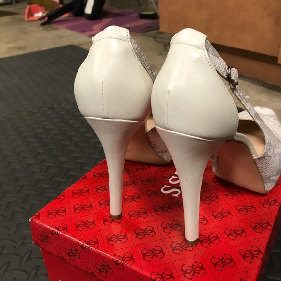 Beige guess pumps - Picture 3 of 3