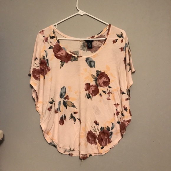 Rue 21 Flower Patterned T-Shirt size M - Picture 1 of 2