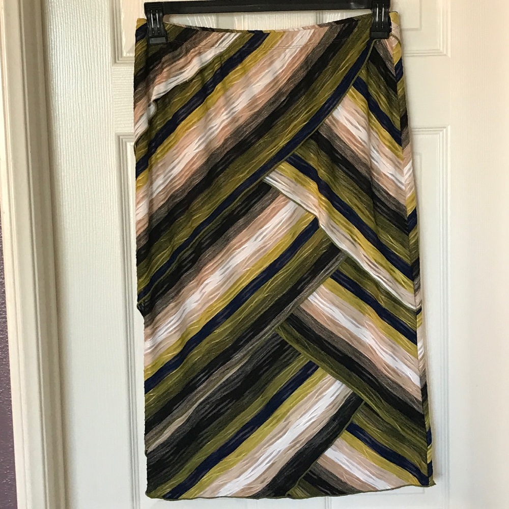 Jennie and Marlis tiered design stretch skirt