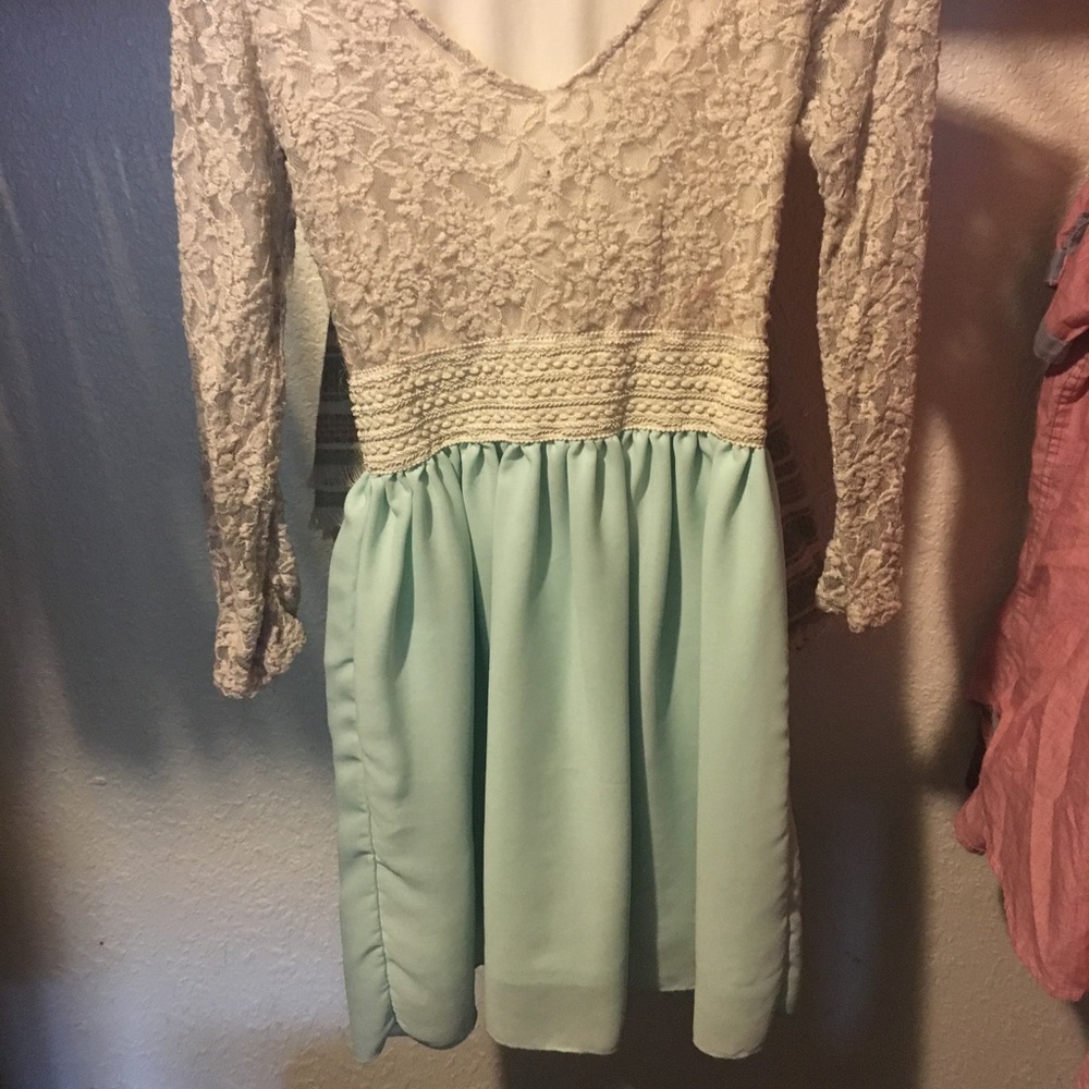 Dress - Picture 2 of 2