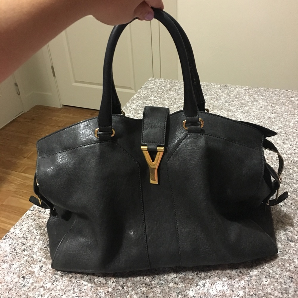 Yves Saint Laurent Cabas Tote in Black