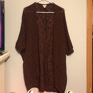 3/4 sleeve sweater, great condition!