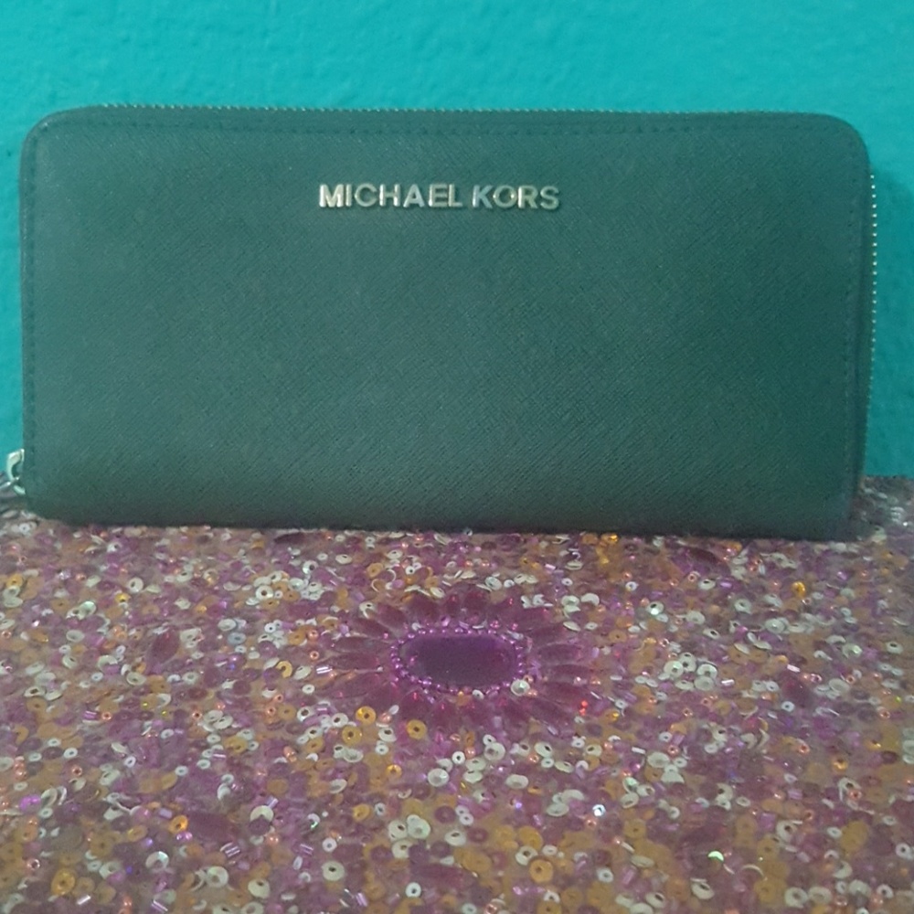 Michael kors saffiano wallet