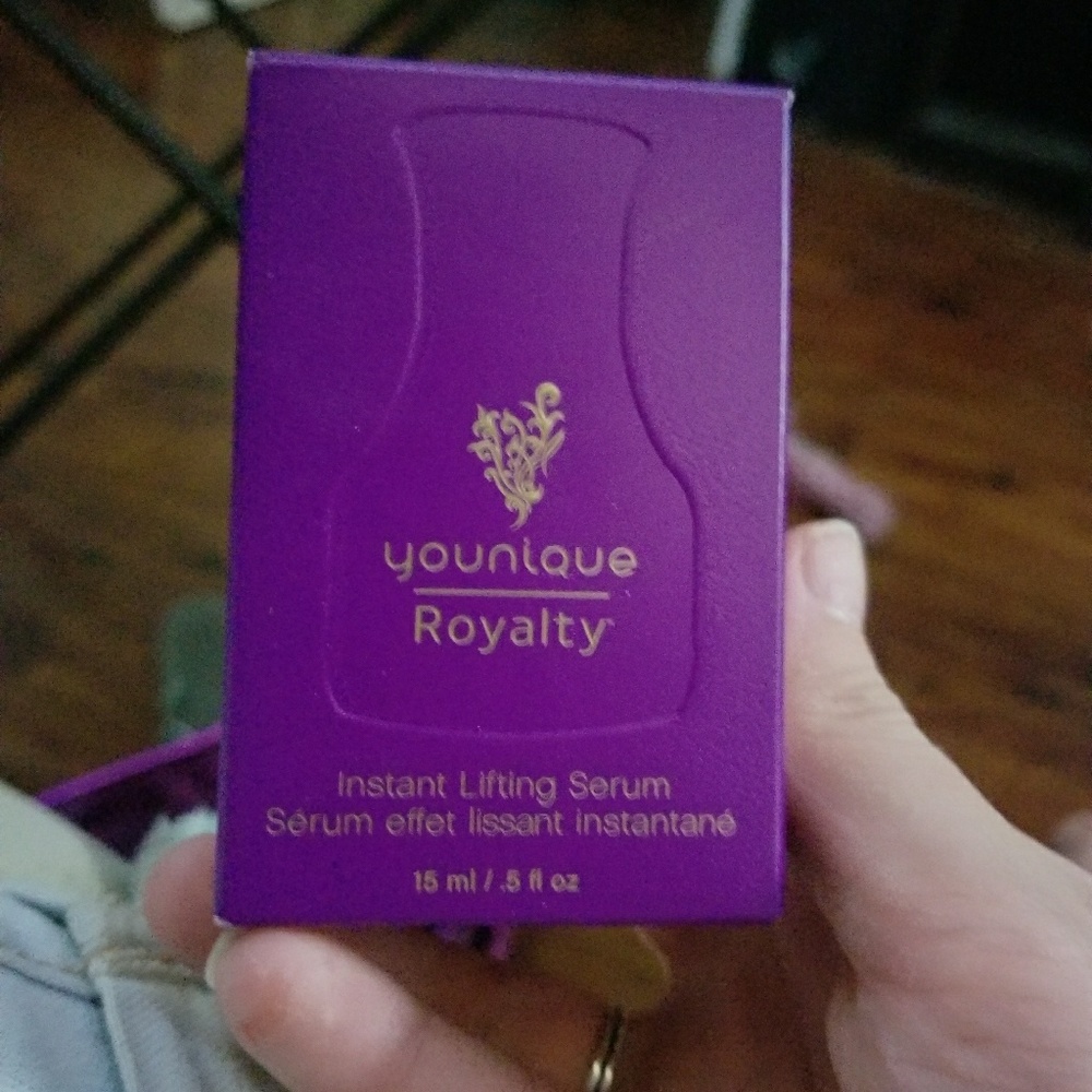Instant lifting serum
