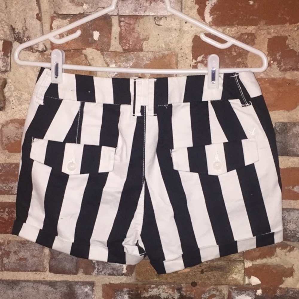 High Rise Shorts - Picture 3 of 4