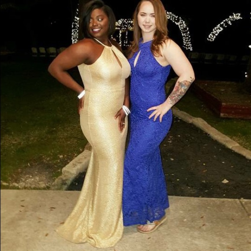 Long gold gown evening dress v neck sleeve less