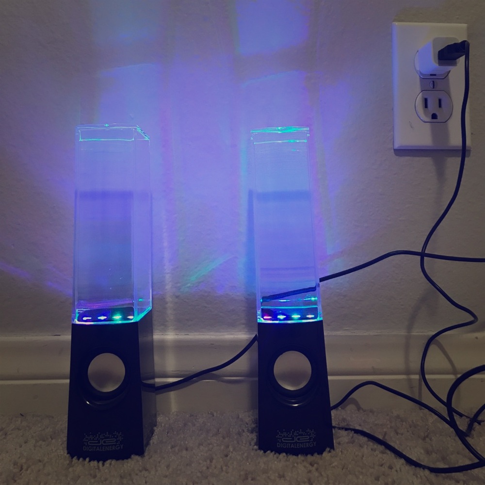 2 water speakers that dance to your music.