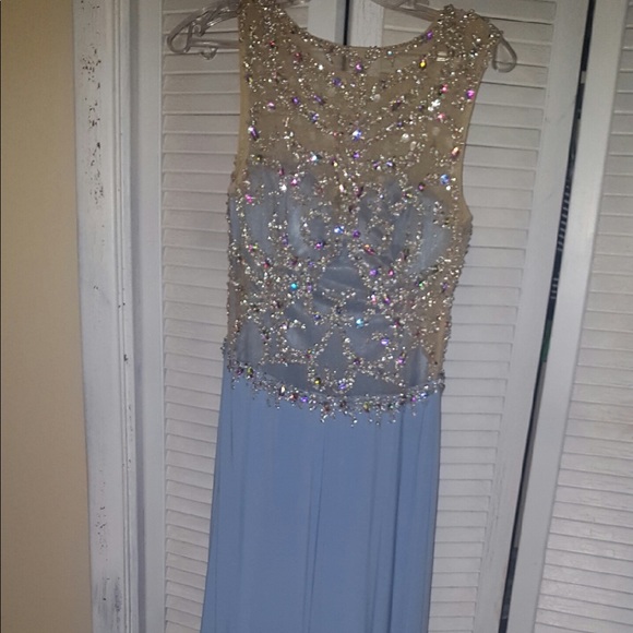 Dress - Picture 3 of 3