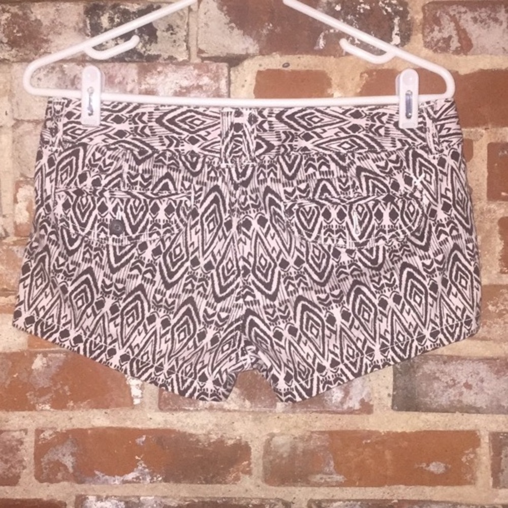 Patterned Shorts - Picture 2 of 3