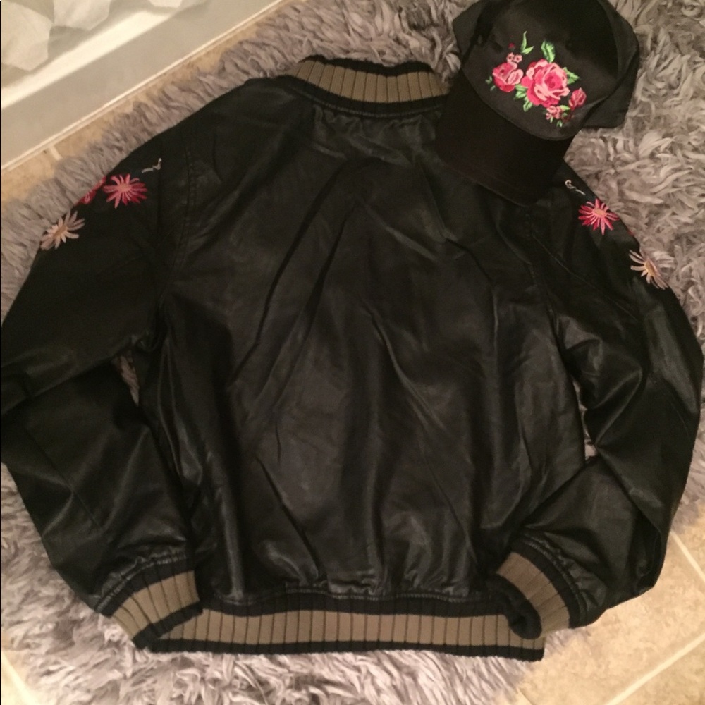 ❤sold❤LOWEST PRICE NOW❤Gorgeous leather bomber - Picture 4 of 8