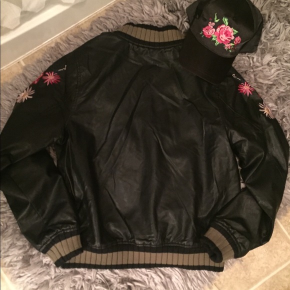 ❤sold❤LOWEST PRICE NOW❤Gorgeous leather bomber - Picture 4 of 8