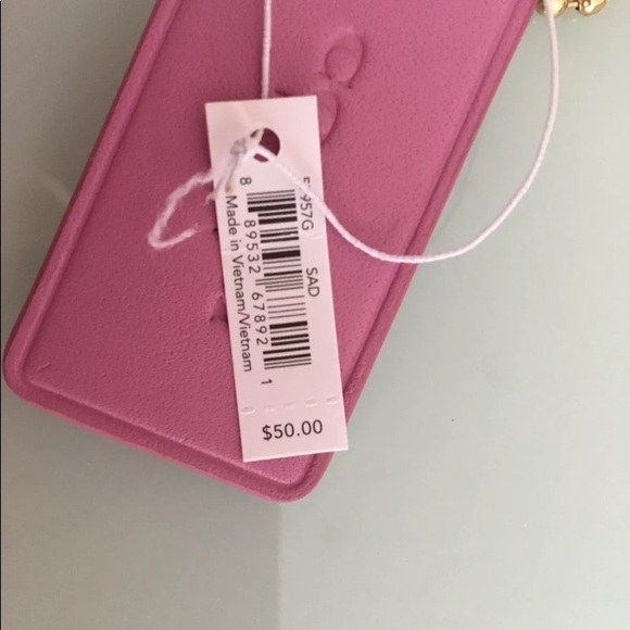 Coach 100%leather and authentic keychain - Picture 3 of 3