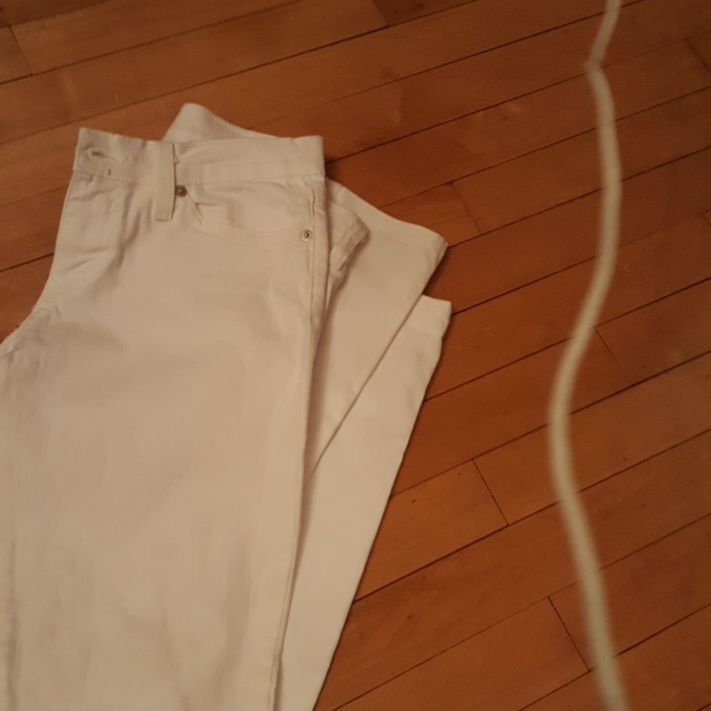 White skinny jeans