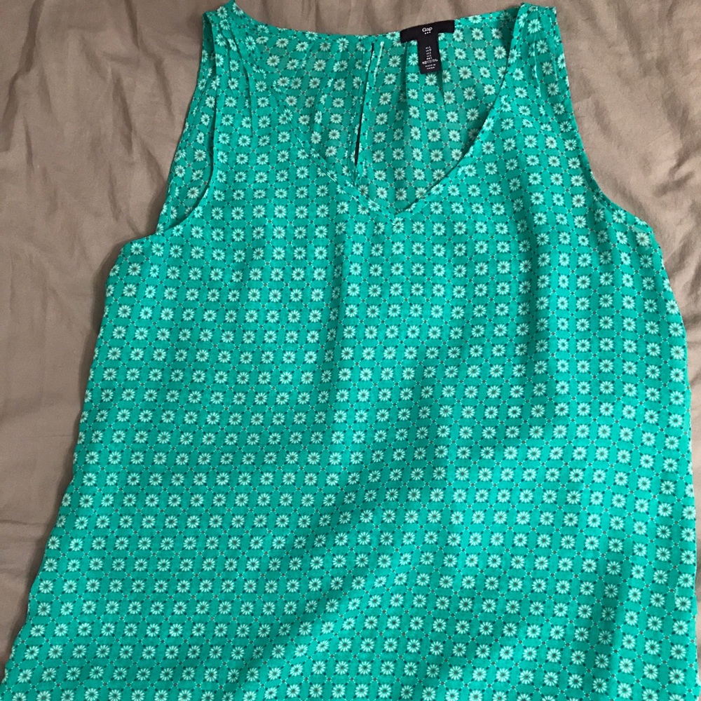 GAP Green print shirt