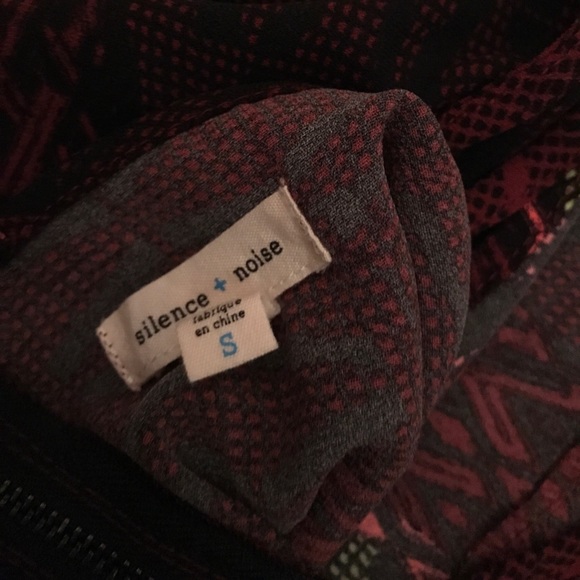 Urban Outfitters Multi Color Going Out Top - Picture 4 of 4