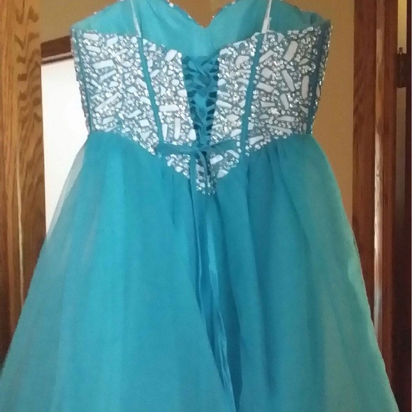 Light blue strapless tool dress - Picture 3 of 5
