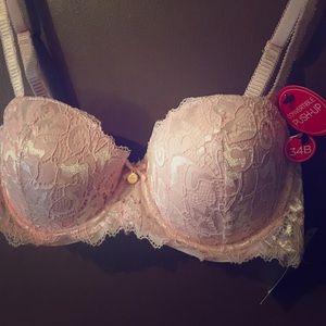 Brand New light pink lace push up sexy bra. 34 B