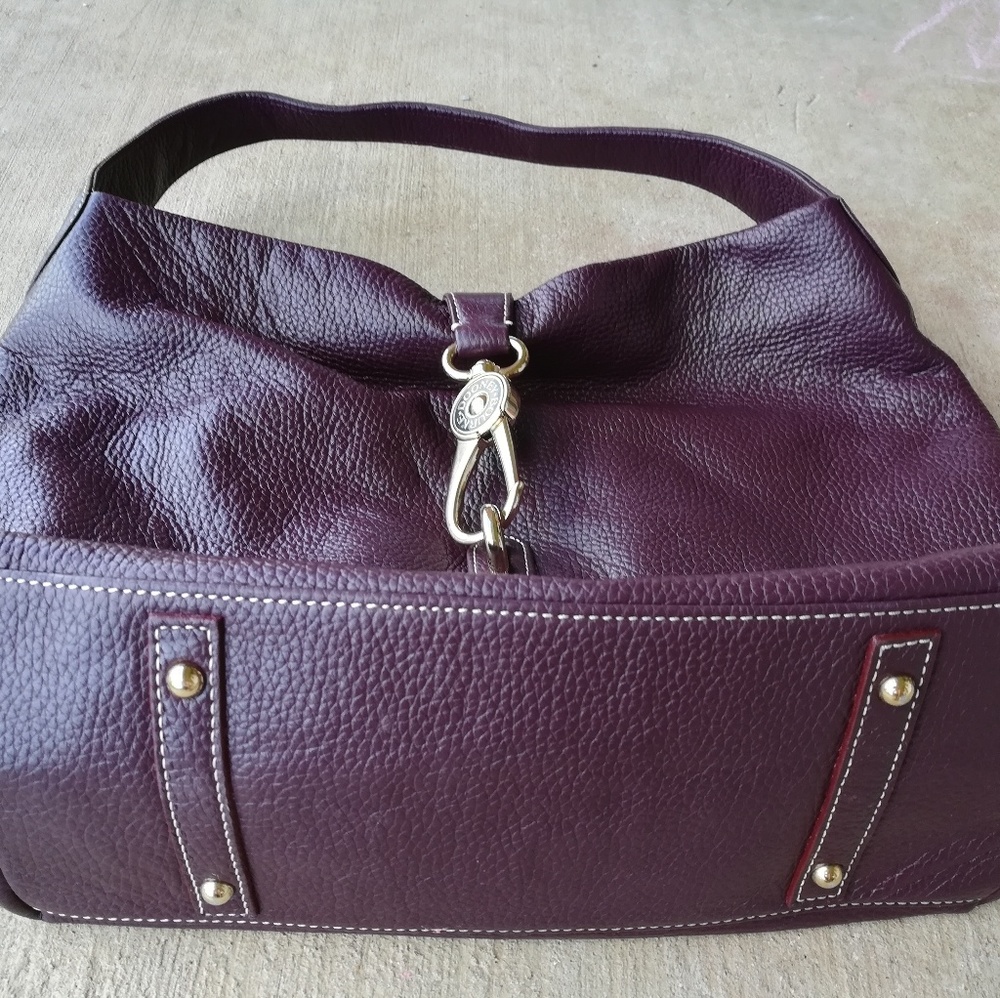 Dooney & Bourke logo lock bordeaux hobo bag