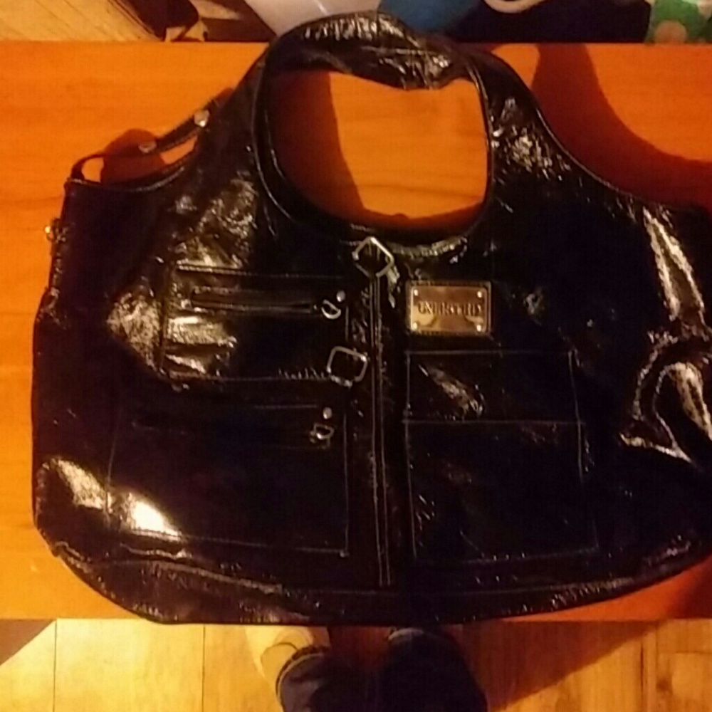Unlisted purse