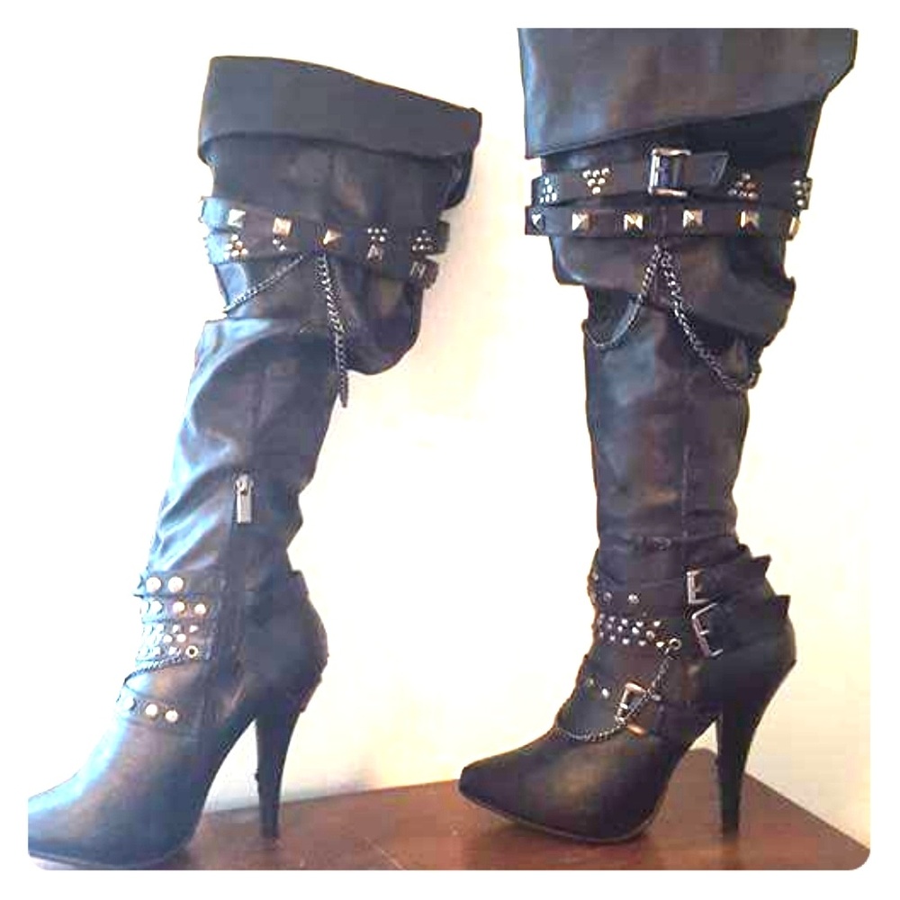Over the knee or thigh-high, Hot Boots!