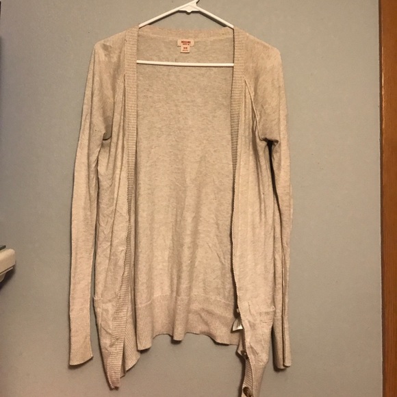 Off White Cardigan - Picture 1 of 2