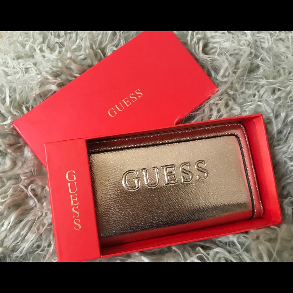 GUESS wallet
