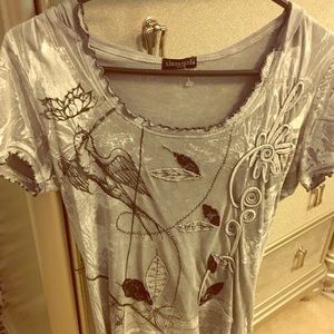 Hooded embroidered shirt