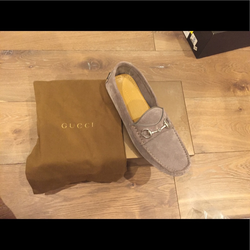 NWT and box Gucci Men's grey Loafers metal buckle