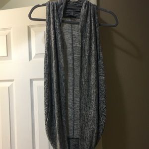 Sleeveless cardigan
